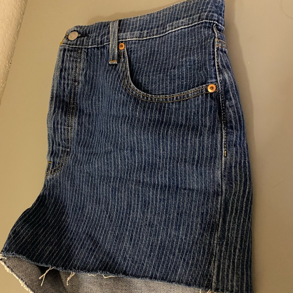 pin stripe 501 levi shorts